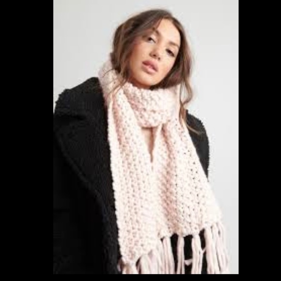 Garage Accessories - Garage Chunky Cable Knit Scarf, NWOT